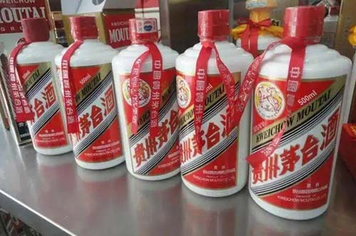 专业回收50年茅台酒瓶有什么渠道？