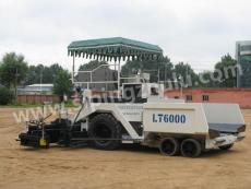 LT6000型沥青混凝土摊铺机