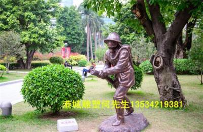深圳大鹏新区广场玻璃钢消防员雕塑
