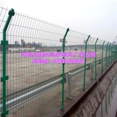 现货湖北公路护栏网武汉双边丝护栏网低价格