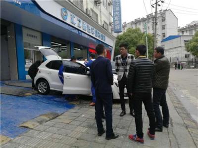 我家門口的4s店 買車洗車 美容保養(yǎng)都有