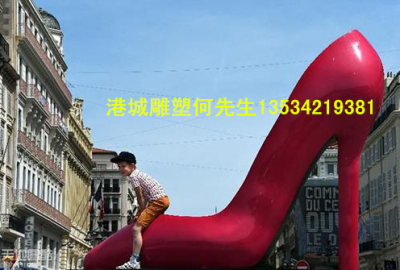 河南商场现代仿真鞋雕塑