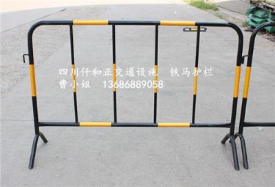 四川成都双流县厂家铁马订做 铁马护栏价格