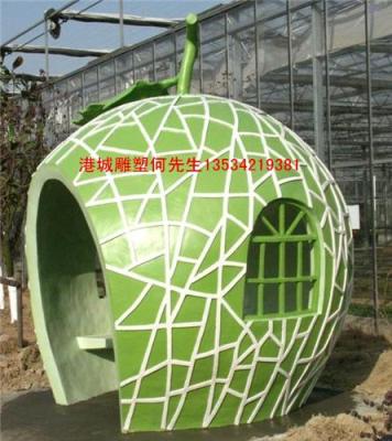 广东东莞玻璃钢哈密瓜水果屋雕塑