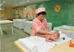 小鴨當家嬰兒游泳館高品質滿足市場需求