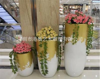 广西柳州柳州市楼盘玻璃钢组合花盆雕塑