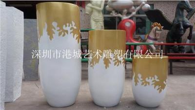 广西柳州柳州市楼盘玻璃钢组合花盆雕塑