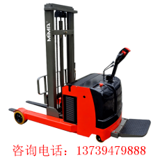 1噸-2噸前移式叉車 舵柄式