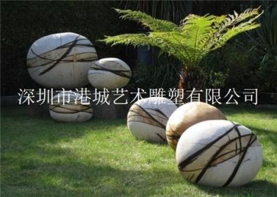 广西河池园林抽象玻璃钢蛋壳雕塑
