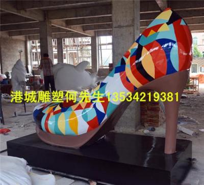 宁夏银川商场装饰玻璃钢高跟鞋雕塑