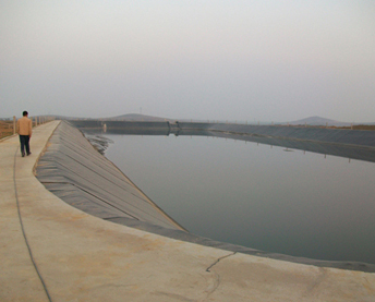 河南哪里卖养殖场黑膜 污水沉淀池工程承接