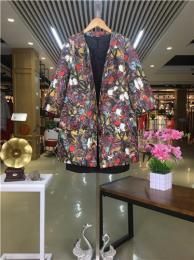 香港知名品牌唐朱迪个性新时代品牌折扣女装