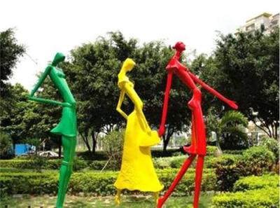 广东珠海步行街抽象人物玻璃钢雕塑
