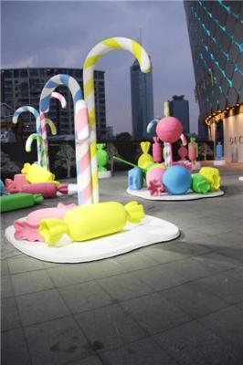 浙江杭州玻璃钢大黄鸭彩绘雕塑卡通制造工厂