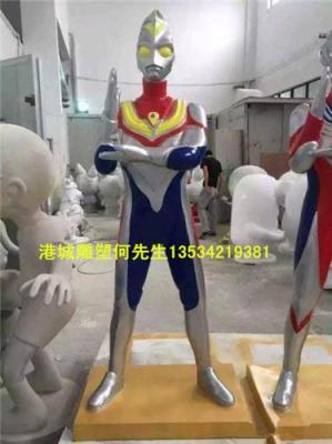 广西南宁电影道具机器人玻璃钢奥特曼雕塑