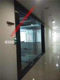 深圳南山玻璃门罗湖玻璃门刷卡密码锁玻璃门