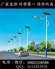 新疆阿克苏新农村6米LED太阳能路灯