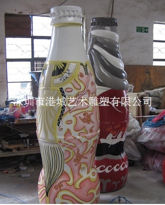 深圳厂家艺术造型玻璃钢酒瓶雕塑