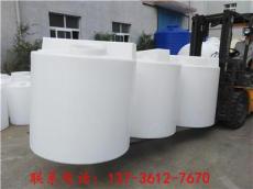海东2吨塑料加药箱配搅拌器生产厂家