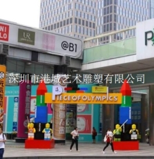 深圳出口玻璃钢乐高机器人雕塑价格