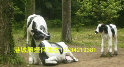 江苏农场基地装饰玻璃钢奶牛雕塑价格