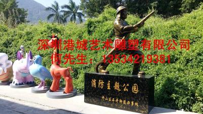 深圳批发手拿消防器材玻璃钢消防员雕塑厂家