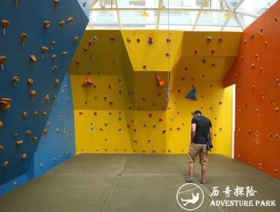 历奇探险岩壁探险岩壁探险崖壁探险