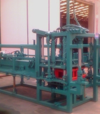 呼伦贝尔市建丰砖机出售彩砖设备小型砖机