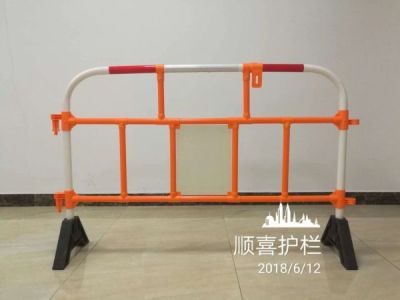 供应塑料护栏隔离栏塑料胶马移动护栏