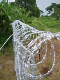 镀锌刺绳护栏网/铁蒺藜围栏网厂家