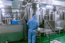 青浦区化工厂设备回收 收购拆除制药厂设备