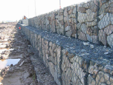 防汛工程措施铅丝石笼 宏利格宾网箱挡墙
