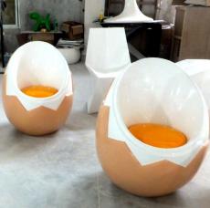 供应时尚创意玻璃钢蛋壳椅子雕塑厂家