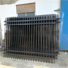 广西南宁锌钢围墙护栏定制价格