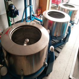 供應(yīng)東莞1000型五金離心脫水機