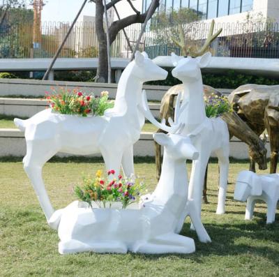 楼盘草地景观玻璃钢抽象千面鹿雕塑艺术园