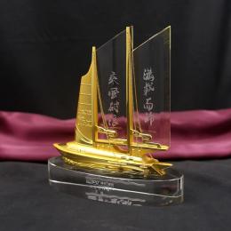 广州年度表彰纪念品定做水晶一帆风顺礼品/