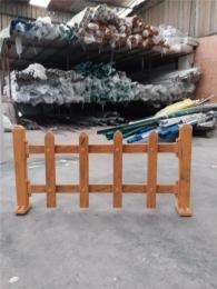 成都郫县酒店花园木纹色护栏