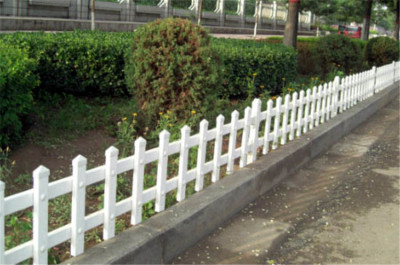 临川市pvc围墙护栏1.5高含立柱多少钱一米
