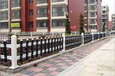 江西乐安县pvc围墙护栏含立柱多少钱一米啊
