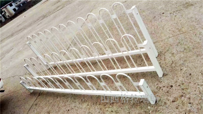临汾京式道路护栏车道护栏m形隔离栏杆定制