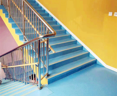 华莱PVC楼梯踏步福建楼梯踏步厂家价格产品