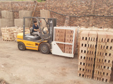 环保行业专用砖块装卸工具 抱砖机
