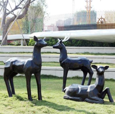 供应景观广场公园草坪玻璃钢抽象几何鹿雕塑