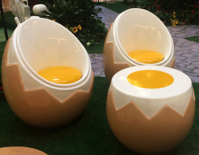深圳玻璃钢蛋壳休闲椅雕塑零售价格厂家