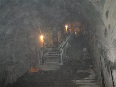 深圳地铁扶梯安装各类设备安装公司