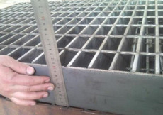 成都壓焊格柵板重承載鋼格板不銹鋼格柵板