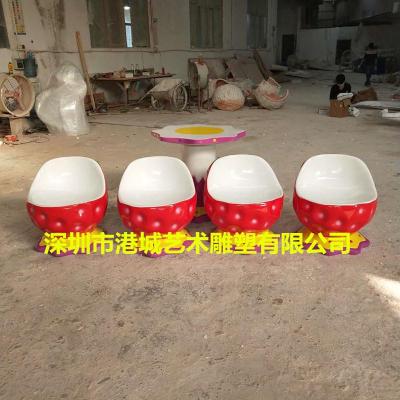 深圳玻璃钢草莓造型休闲椅雕塑批发厂家