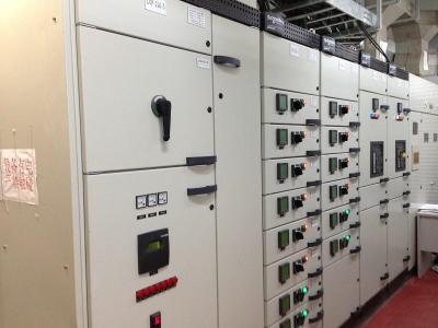 供应定制   GCK型低压抽出式配电柜
