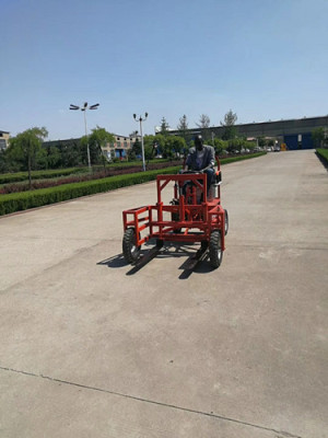 水泥磚電瓶拉磚車 水泥磚電瓶運(yùn)磚車